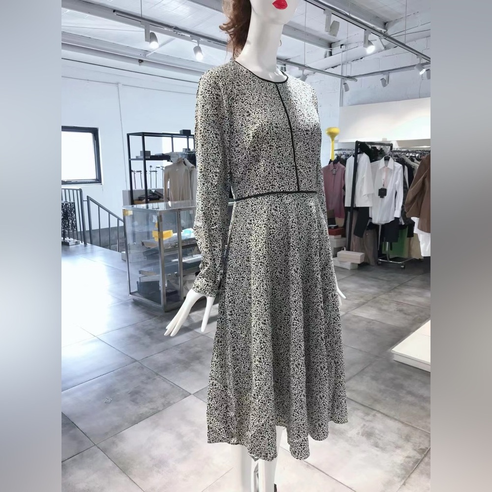 US 8 MIKAEL AGHAL Floral Printed Long Sleeve Dress NWT